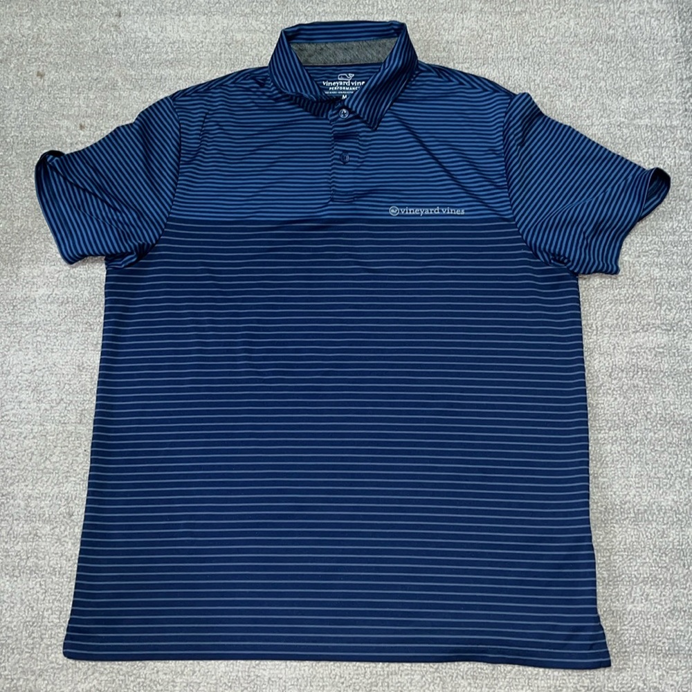 Vineyard vines Polo in polyester fabric size Medium